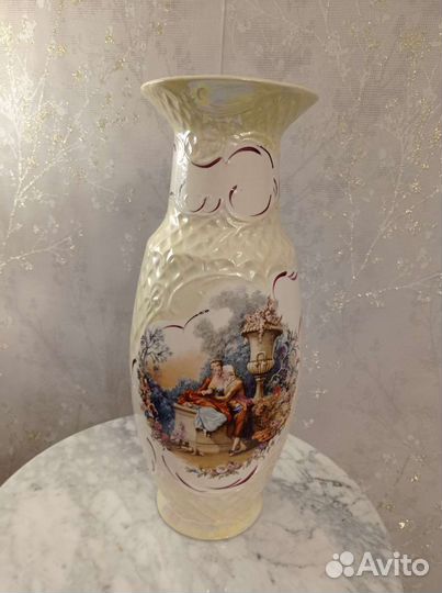 Ваза большая, Мадонна/ пастушка, влюбленная пара