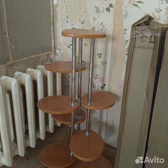 Многоярусная подставка на колёсиках