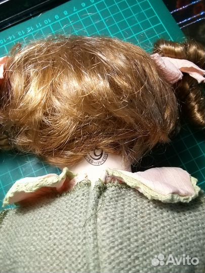 Кукла фарфоровая