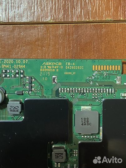 Bn41-02844a bn94-16868v от Samsung ue55au8000u