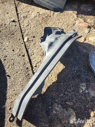 Пластик моторного отсека BMW 7 F01/F02