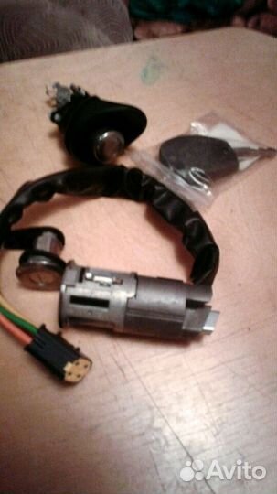 Личинки замка зажигания и багжника рено логан