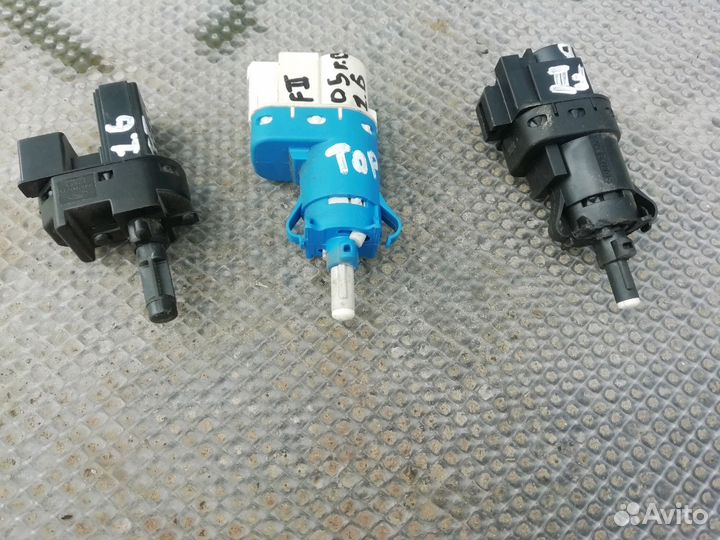 Датчик включения стоп сигнал Форд фокус2