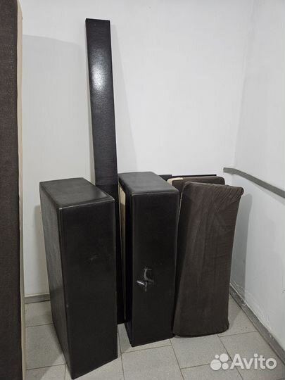 Угловой диван просторный