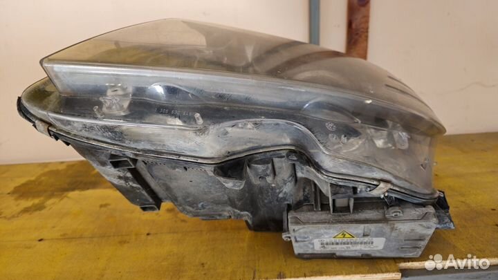 Фара передняя левая mercedes С204