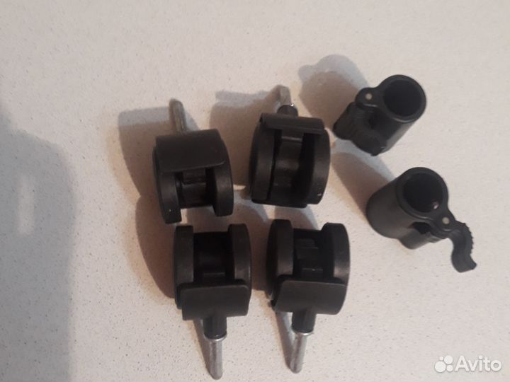 Крепления и колесики к передвижной вешалке