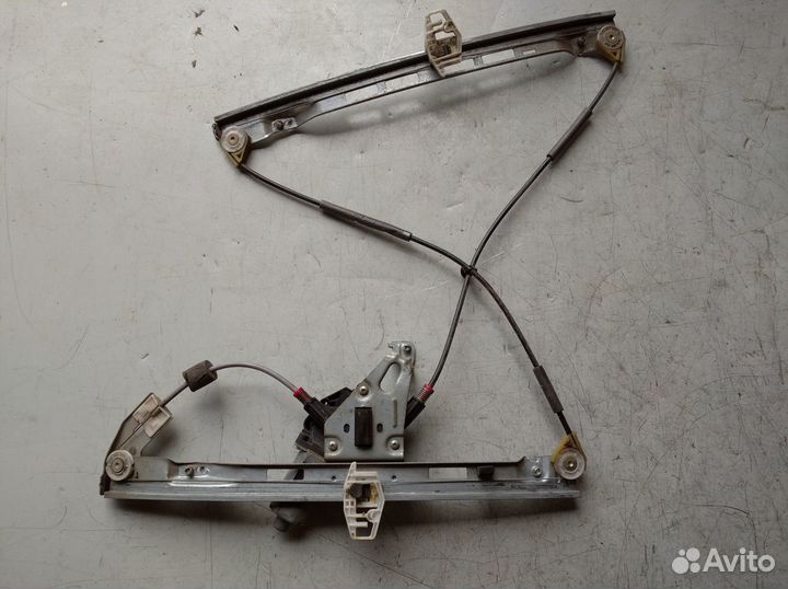 Стеклоподъемник передний правый Пежо 206