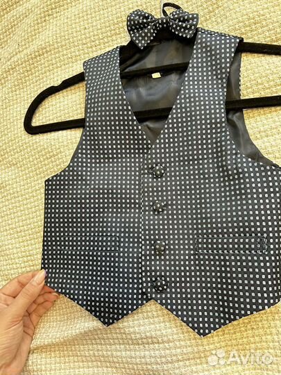 Жилетка на мальчика 116-синяя