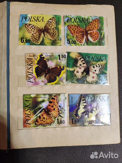 Почтовые марки в альбоме