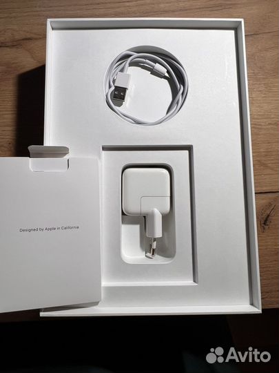 Apple iPad 7-го поколения 2019 золотой