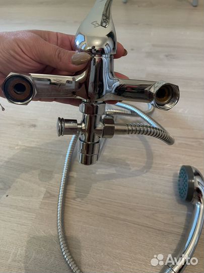 Умывальник, смеситель