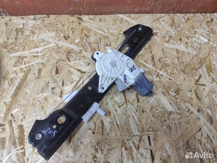 Задний правый стеклоподъемник Mercedes w222