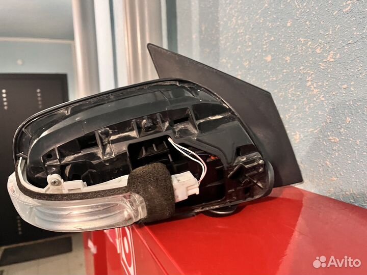 Зеркало правое Corolla 151