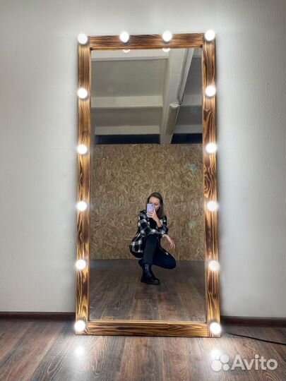 Зеркало с лампочками