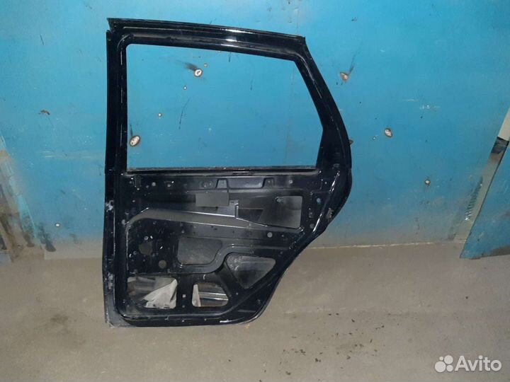 Гранта дверь задняя
