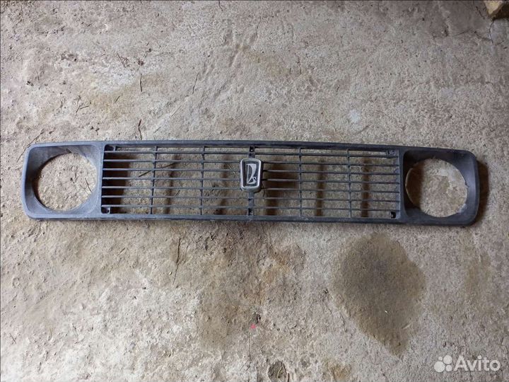 Решетка радиатора нива