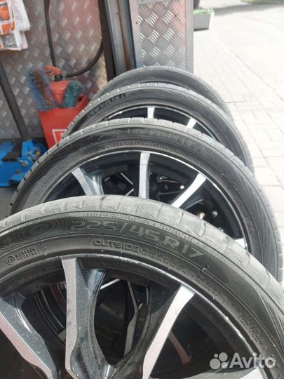 Резина на дисках nokian hakka blue 2 225/45 r17
