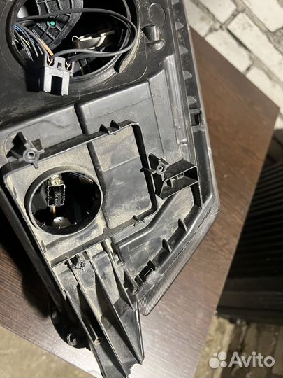 Фара левая skoda yeti 5l941015c