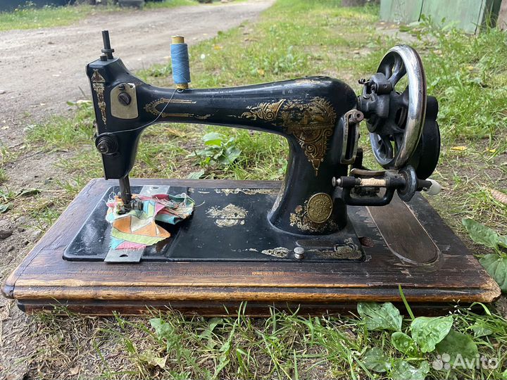 Швейная машина