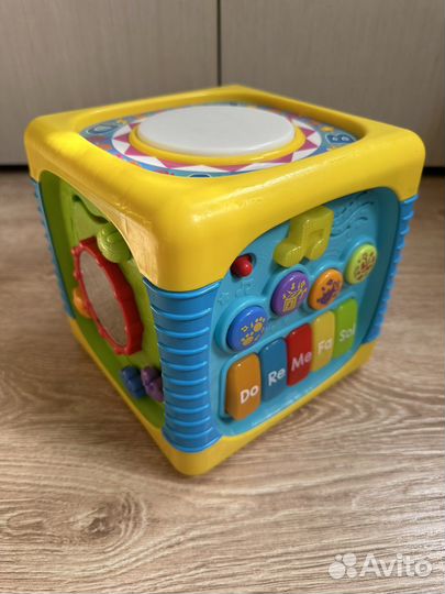 Бизиборд (развивающий куб)