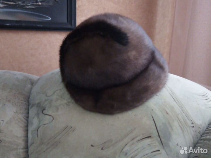 Шапки из натурального меха, разные