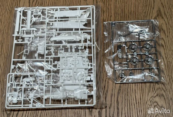 Revell 1/24 AMG Mersedes DTM