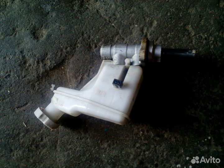 Главный тормозной цилиндр KIA sportage 3, 4 QL 201