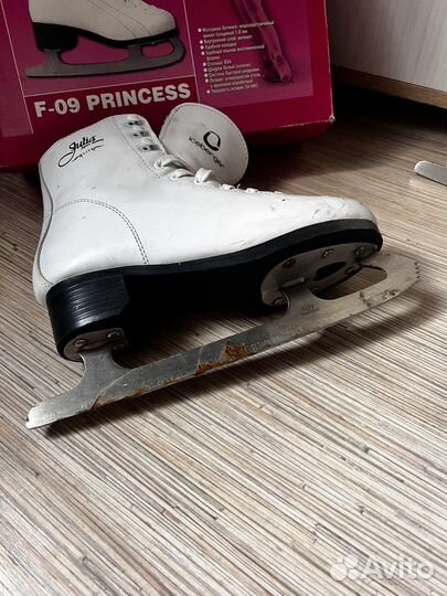 Коньки фигурные iceberger Julia Elite