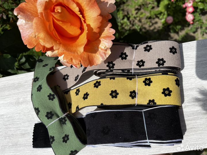 Желтые/горчичные бантики