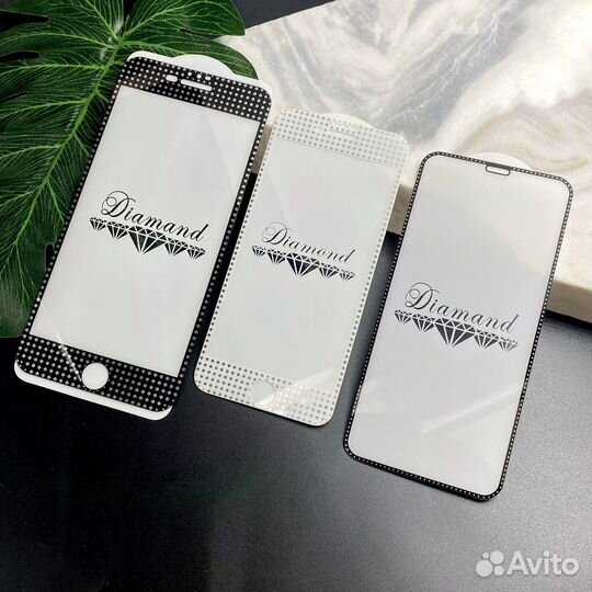 Защитные стекла со стразами на айфон