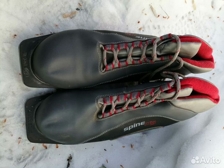Лыжи с ботинками (43 размер)