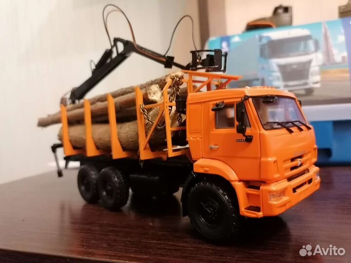 Модель грузовик камаз-43118 лесовоз с манипулятор