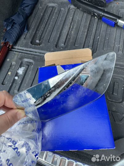 Зеркальный элемент левого зеркала volvo xc60