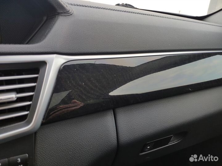 Декор дефлектор торпеды наклада Mercedes-Benz W212