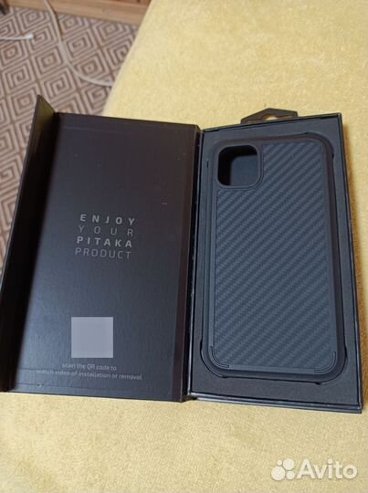 Чехол Pitaka на iPhone