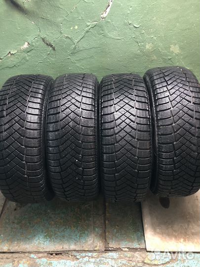 Pirelli Ice Zero 215/60 R17 100T