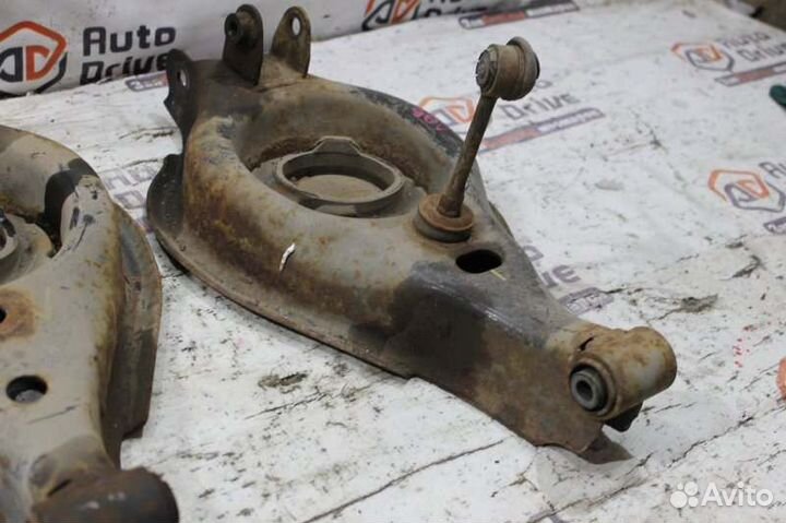 Рычаг подвески задний нижний левый, правый Opel