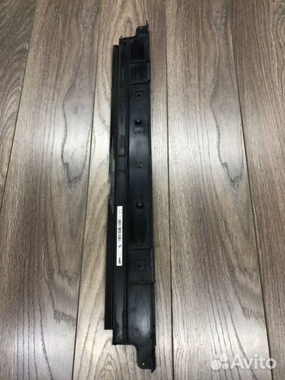 Накладка радиатора охлаждения верхняя Bmw 3 Series