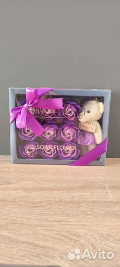 Розы из мыла набор с мишкой на 8 марта цветы