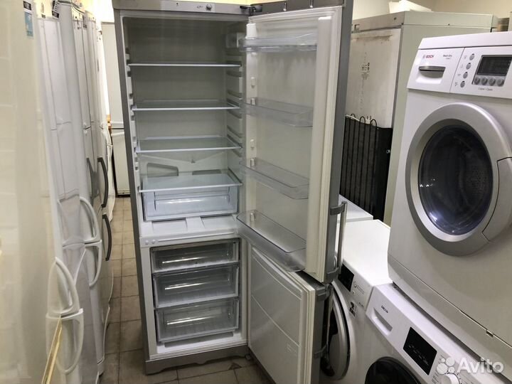 Холодильник Hotpoint-Ariston. 185 см. С гарантией