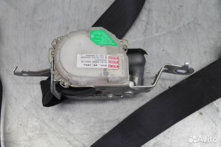 Ремень безопасности передний правый Nissan Pathf