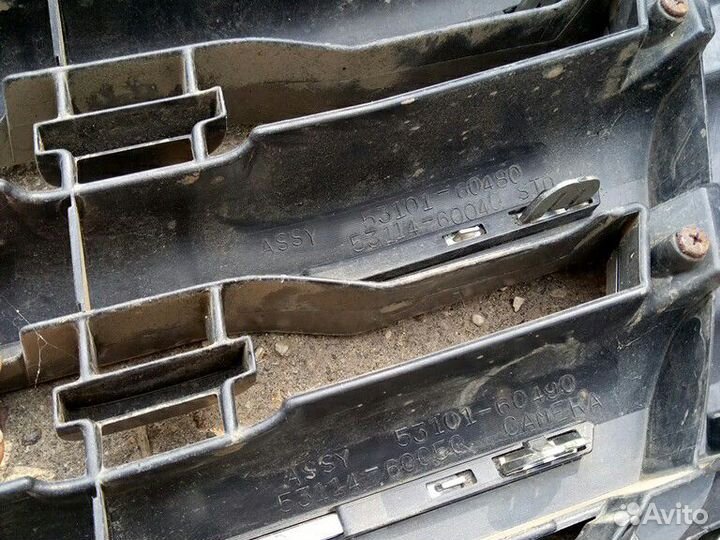 Решетка радиатора Land Cruiser 200 дорестайл