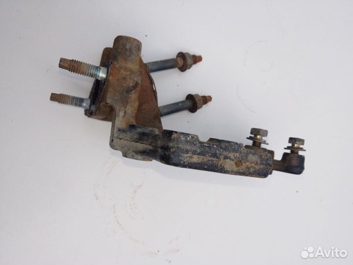 Кронштейн EGR клапана Nissan SR18DE