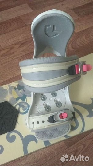 Сноуборд с креплениями