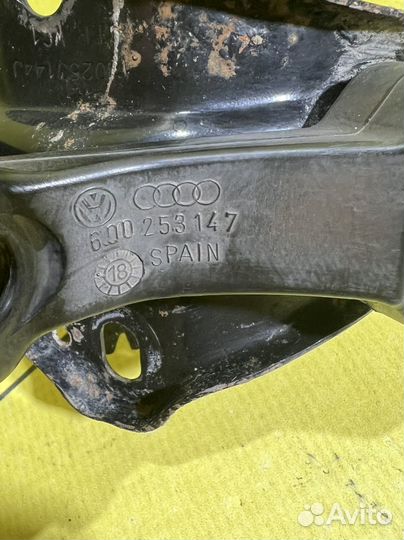 Кронштейн глушителя Volkswagen Polo 5 2018