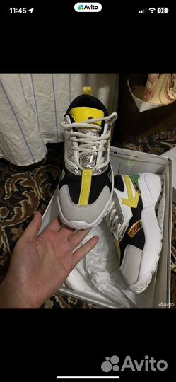 Кроссовки новые