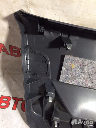 Обшивка двери багажника VAG Golf V 1K6867601E71N