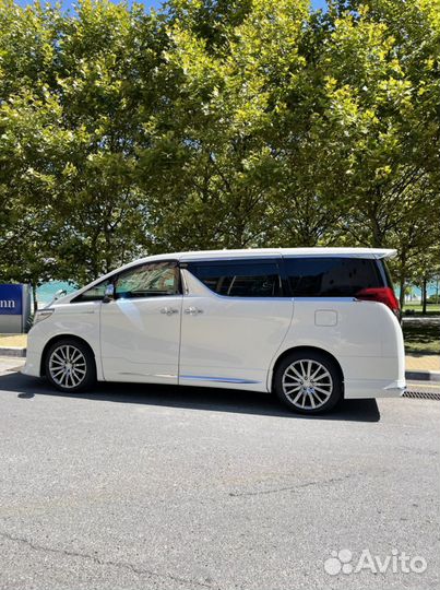 Toyota Alphard, 2015