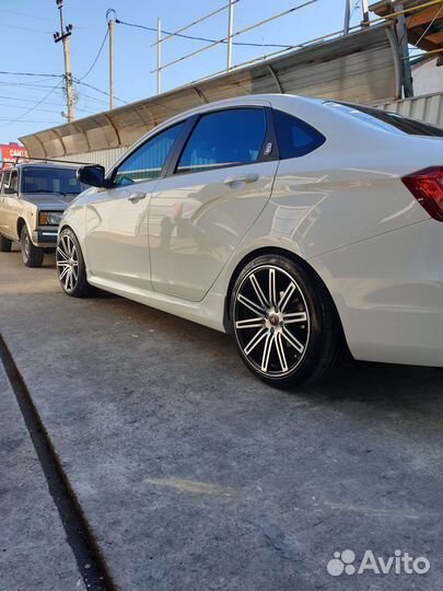 Пороги-накладки на Лада Веста (под окрас)