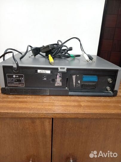 Видеомагнитафон LG
